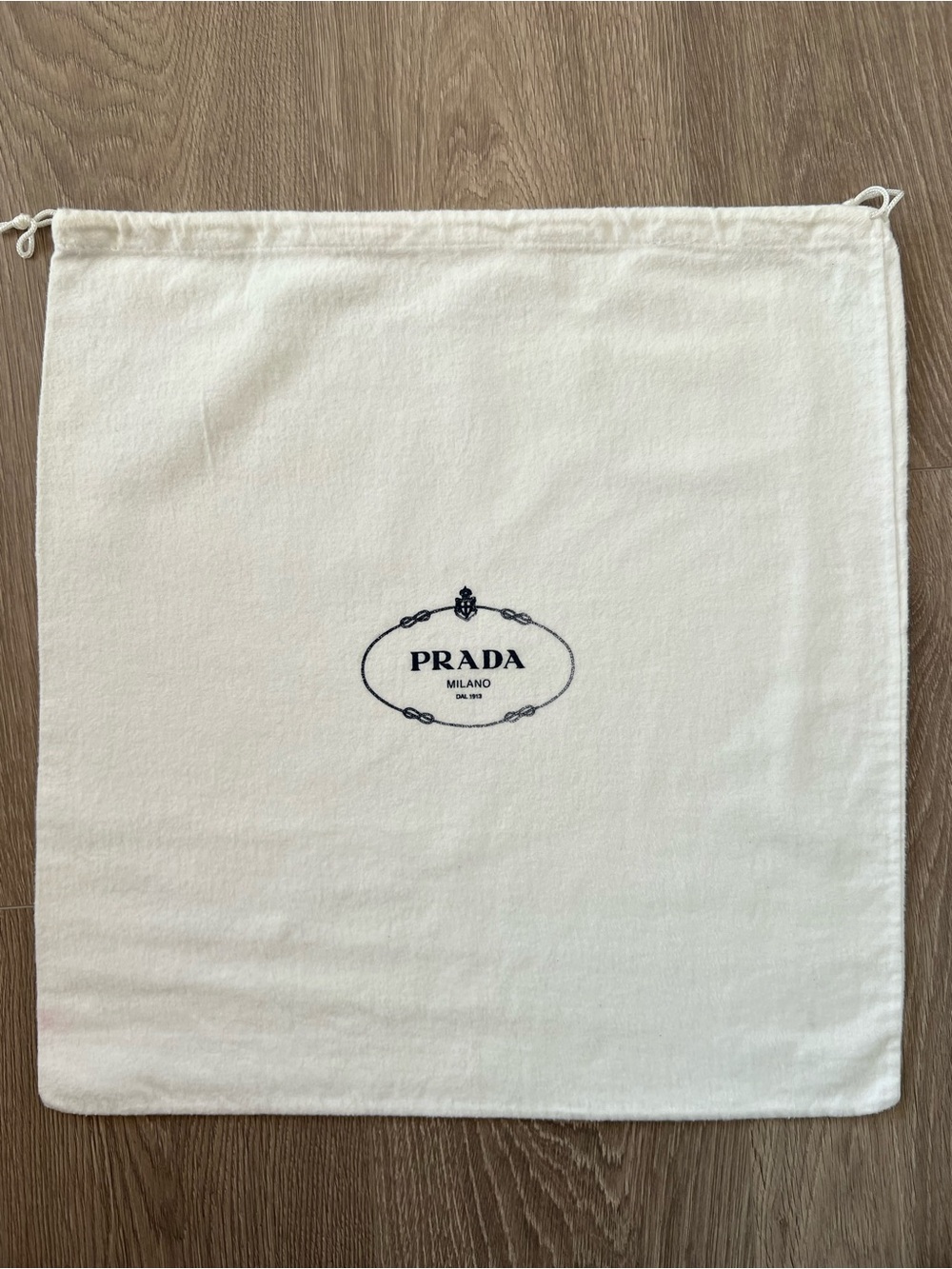 Prada dust bag (C906)